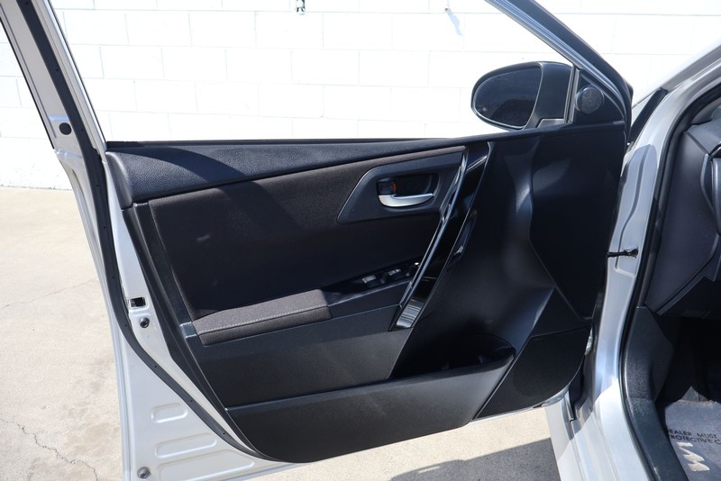 Toyota Corolla iM Vehicle Full-screen Gallery Image 14