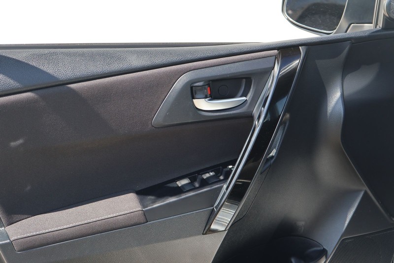 Toyota Corolla iM Vehicle Full-screen Gallery Image 15