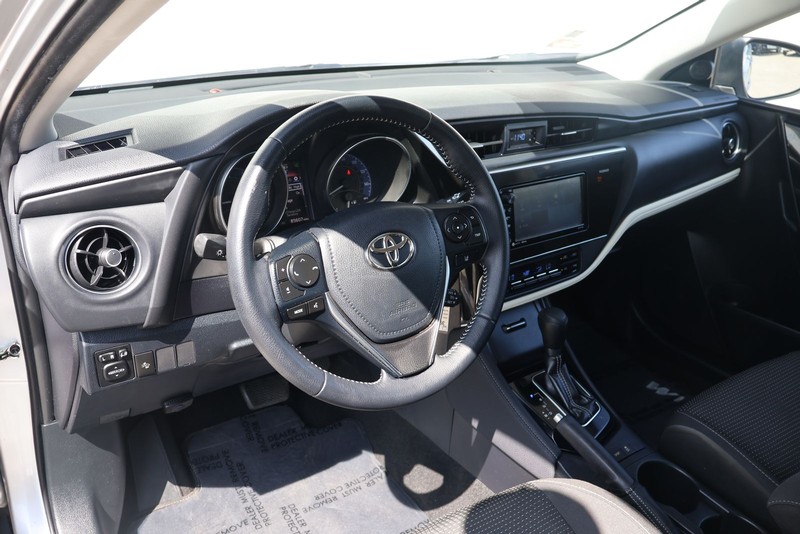 Toyota Corolla iM Vehicle Full-screen Gallery Image 16