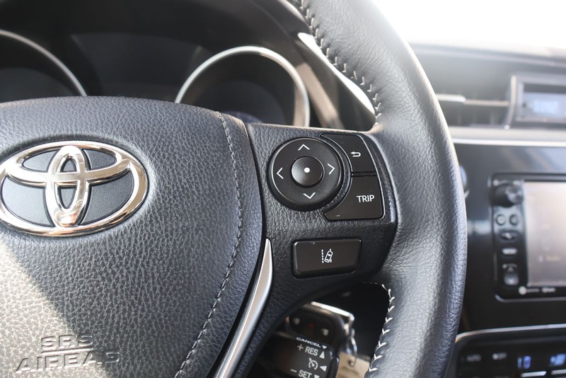 Toyota Corolla iM Vehicle Full-screen Gallery Image 26