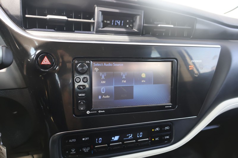 Toyota Corolla iM Vehicle Full-screen Gallery Image 28