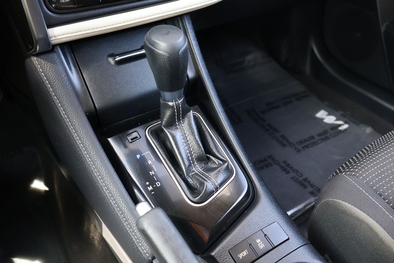 Toyota Corolla iM Vehicle Full-screen Gallery Image 31