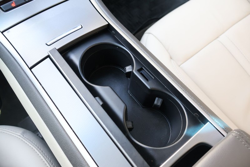 Lincoln MKZ Vehicle Full-screen Gallery Image 32