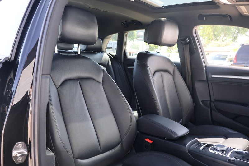 Audi A3 e-tron Vehicle Full-screen Gallery Image 20