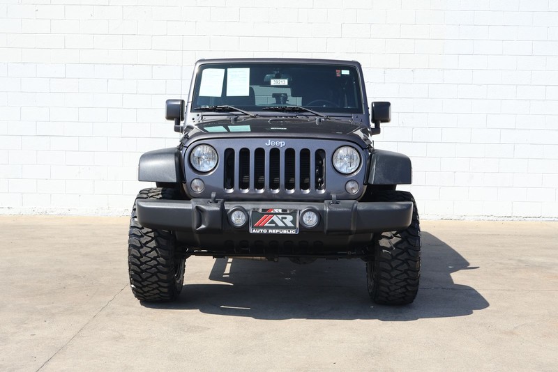 Jeep Wrangler Unlimited Vehicle Full-screen Gallery Image 02