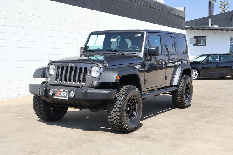 Jeep Wrangler Unlimited Vehicle Full-screen Gallery Image 11