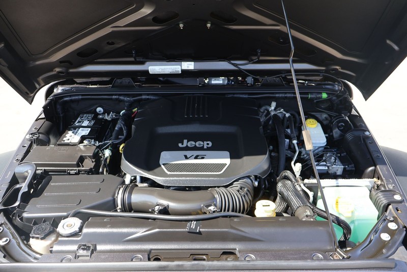 Jeep Wrangler Unlimited Vehicle Full-screen Gallery Image 12