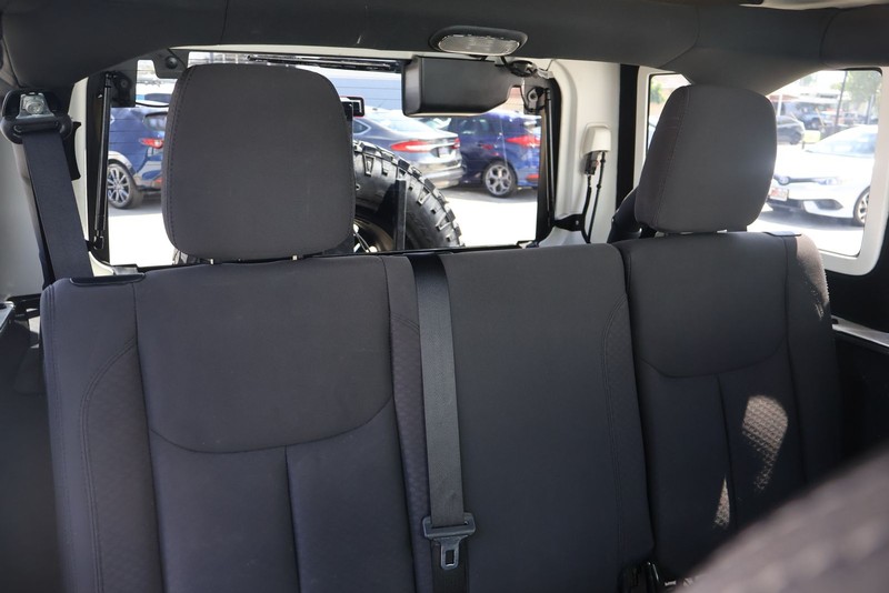 Jeep Wrangler Unlimited Vehicle Full-screen Gallery Image 21