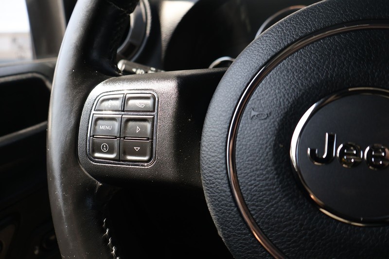 Jeep Wrangler Unlimited Vehicle Full-screen Gallery Image 25