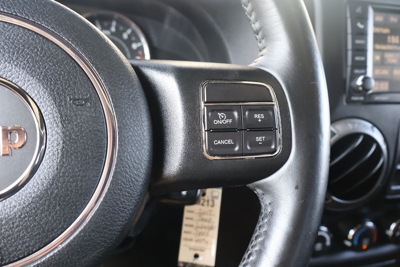 Jeep Wrangler Unlimited Vehicle Full-screen Gallery Image 26