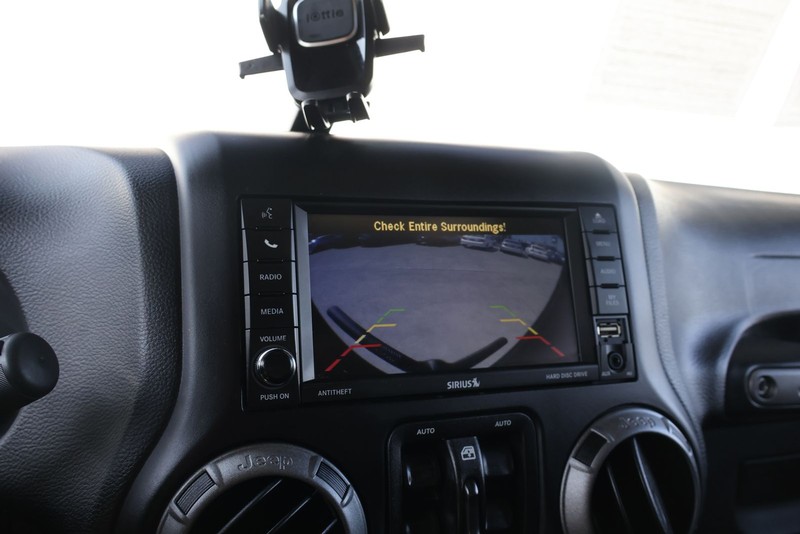 Jeep Wrangler Unlimited Vehicle Full-screen Gallery Image 29