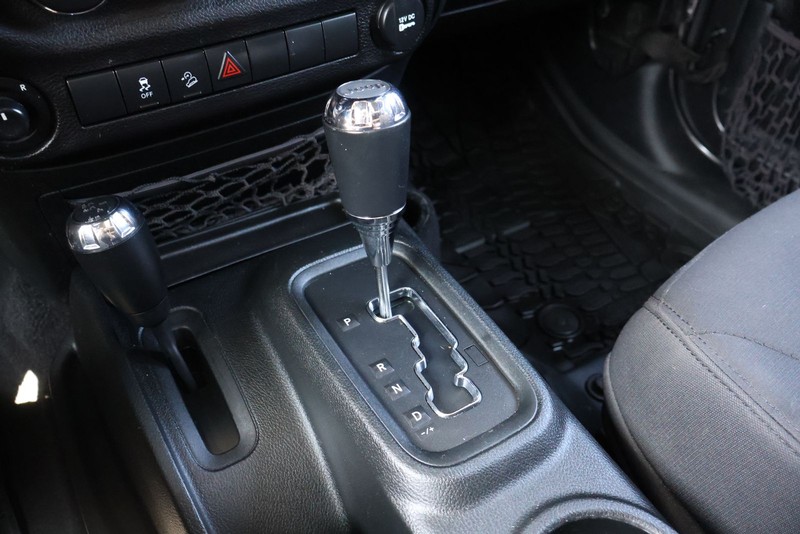 Jeep Wrangler Unlimited Vehicle Full-screen Gallery Image 31