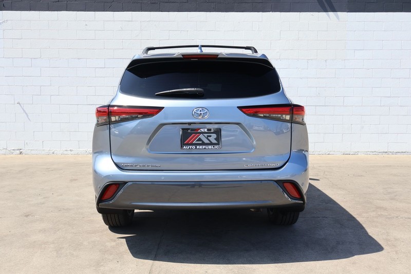 Toyota Highlander Vehicle Full-screen Gallery Image 06