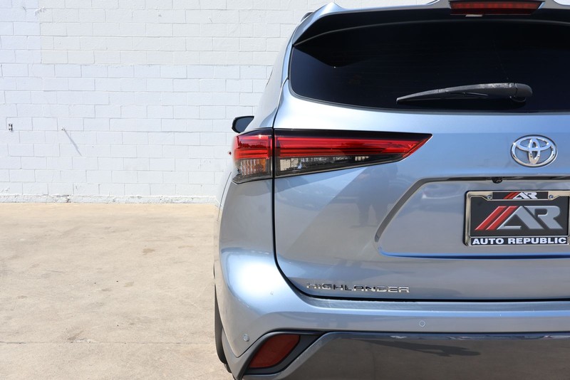 Toyota Highlander Vehicle Full-screen Gallery Image 07