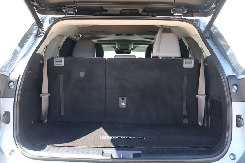 Toyota Highlander Vehicle Full-screen Gallery Image 08