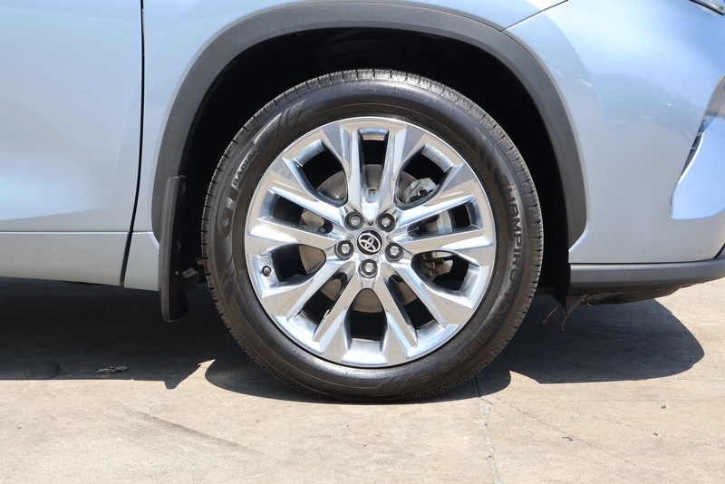 Toyota Highlander Vehicle Full-screen Gallery Image 14