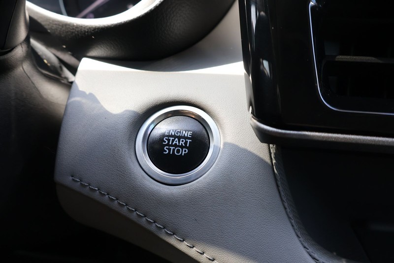 Toyota Highlander Vehicle Full-screen Gallery Image 30