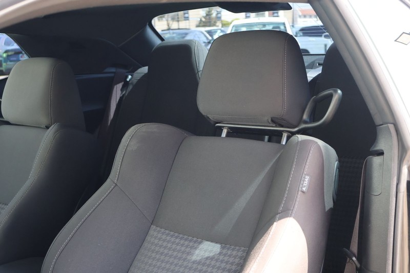 Dodge Challenger Vehicle Full-screen Gallery Image 18