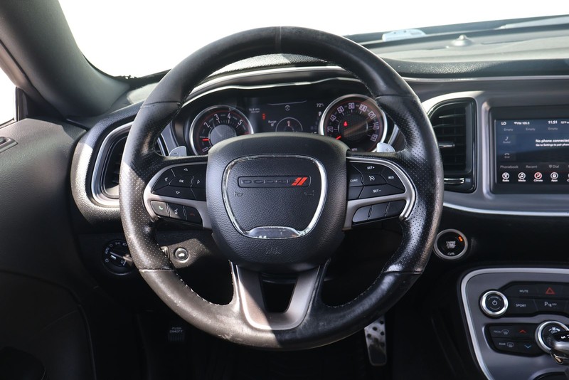 Dodge Challenger Vehicle Full-screen Gallery Image 24