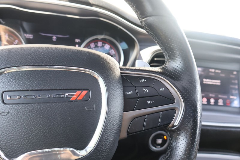 Dodge Challenger Vehicle Full-screen Gallery Image 26