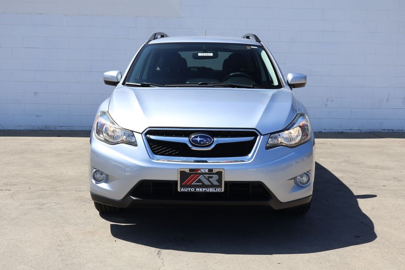 Subaru XV Crosstrek Vehicle Full-screen Gallery Image 02