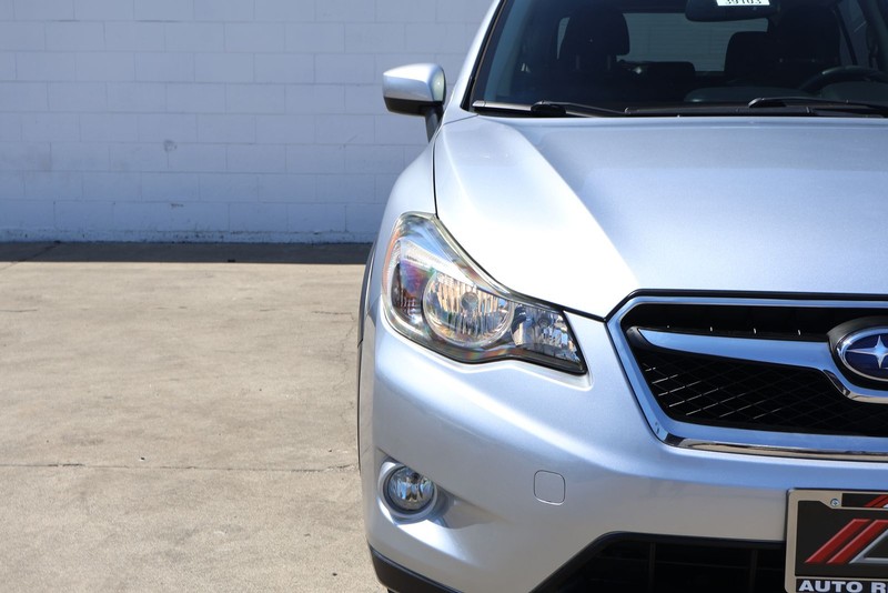 Subaru XV Crosstrek Vehicle Full-screen Gallery Image 03