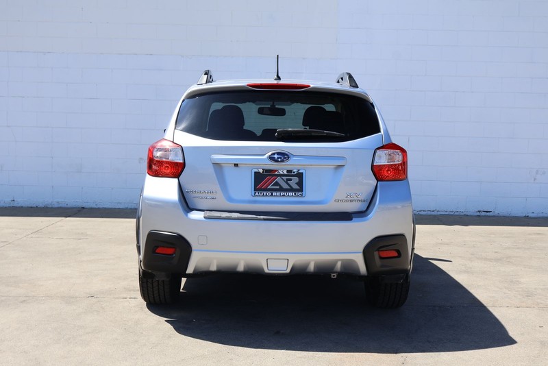 Subaru XV Crosstrek Vehicle Full-screen Gallery Image 06