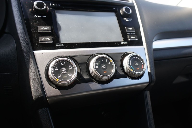 Subaru XV Crosstrek Vehicle Full-screen Gallery Image 30