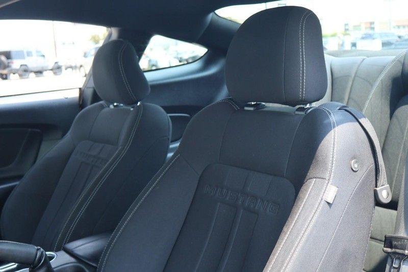 Ford Mustang Vehicle Full-screen Gallery Image 20