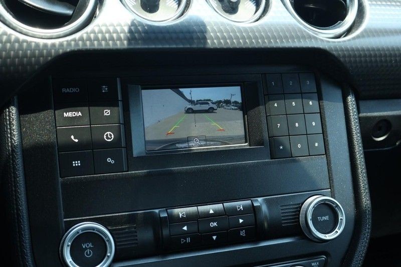 Ford Mustang Vehicle Full-screen Gallery Image 34