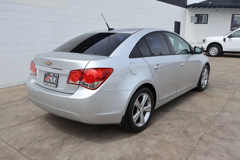 Chevrolet Cruze Vehicle Full-screen Gallery Image 05