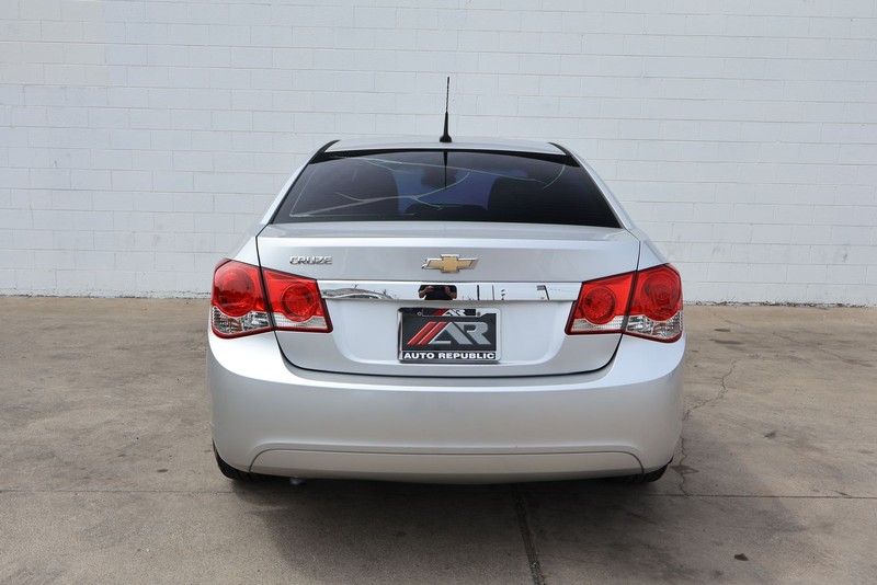 Chevrolet Cruze Vehicle Full-screen Gallery Image 06