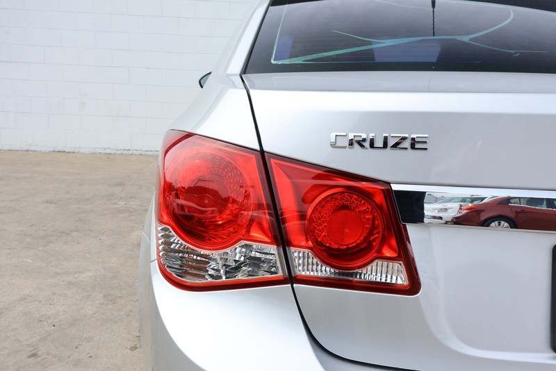 Chevrolet Cruze Vehicle Full-screen Gallery Image 07