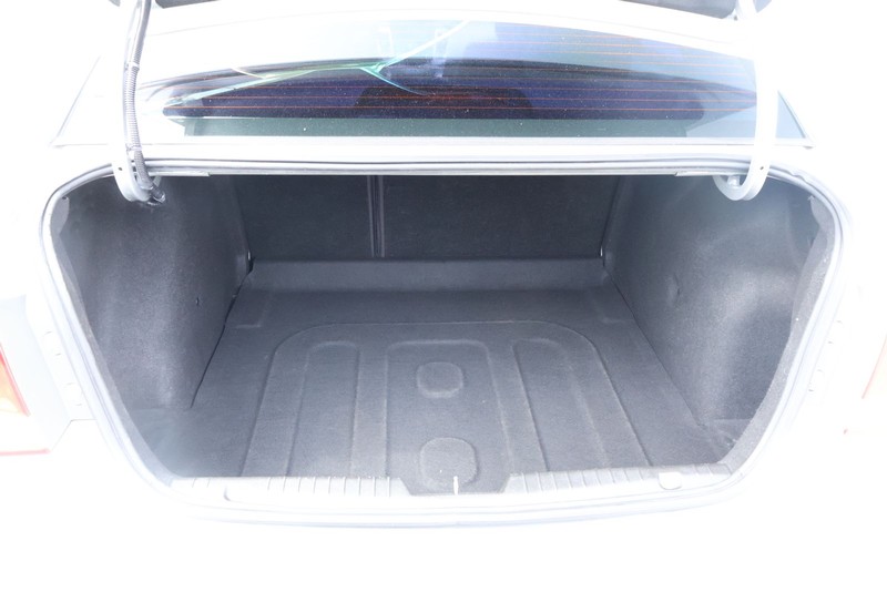 Chevrolet Cruze Vehicle Full-screen Gallery Image 08