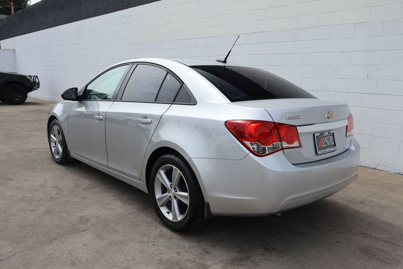 Chevrolet Cruze Vehicle Full-screen Gallery Image 09
