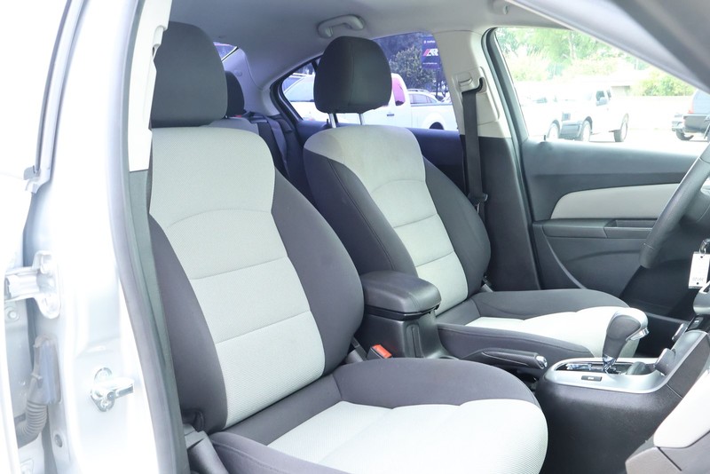 Chevrolet Cruze Vehicle Full-screen Gallery Image 20