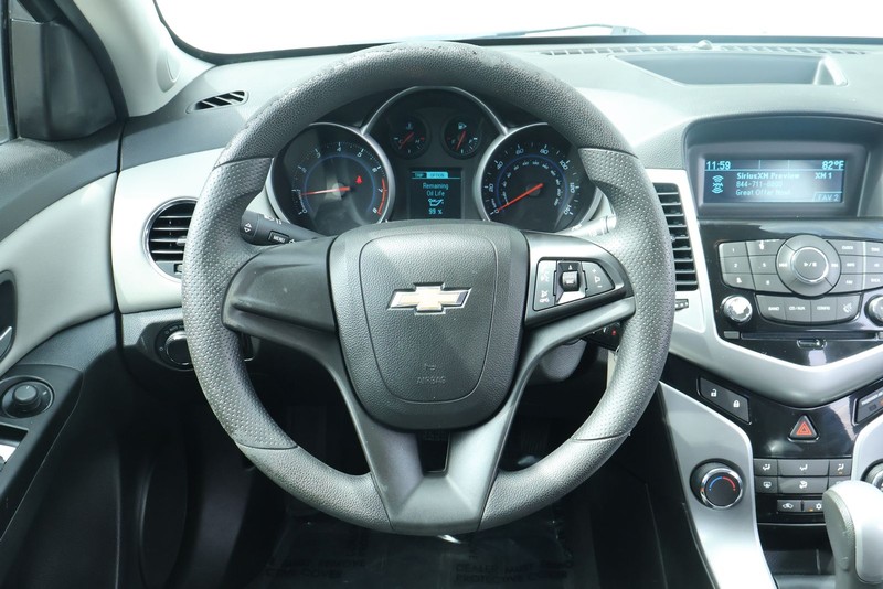 Chevrolet Cruze Vehicle Full-screen Gallery Image 24
