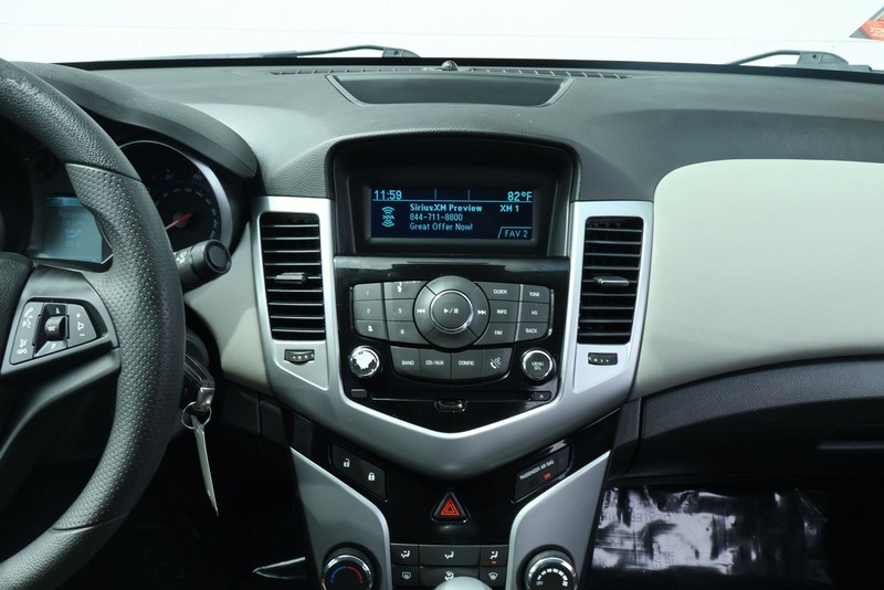 Chevrolet Cruze Vehicle Full-screen Gallery Image 25