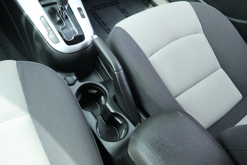 Chevrolet Cruze Vehicle Full-screen Gallery Image 27