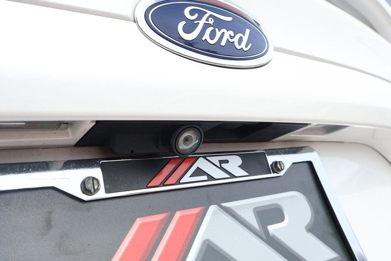 Ford Fusion Energi Vehicle Full-screen Gallery Image 08