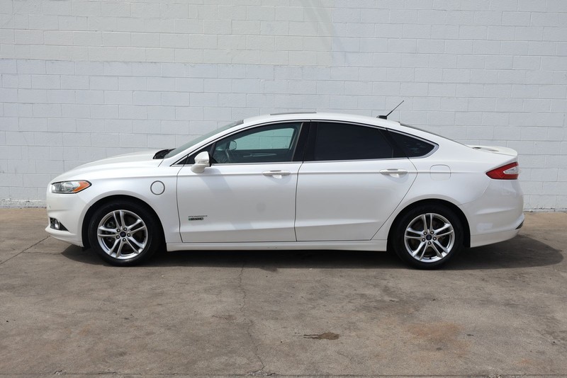 Ford Fusion Energi Vehicle Full-screen Gallery Image 11