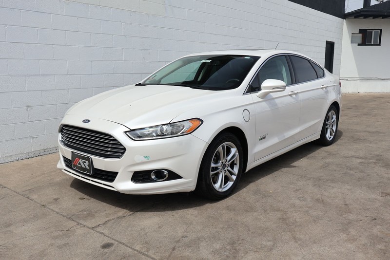 Ford Fusion Energi Vehicle Full-screen Gallery Image 12