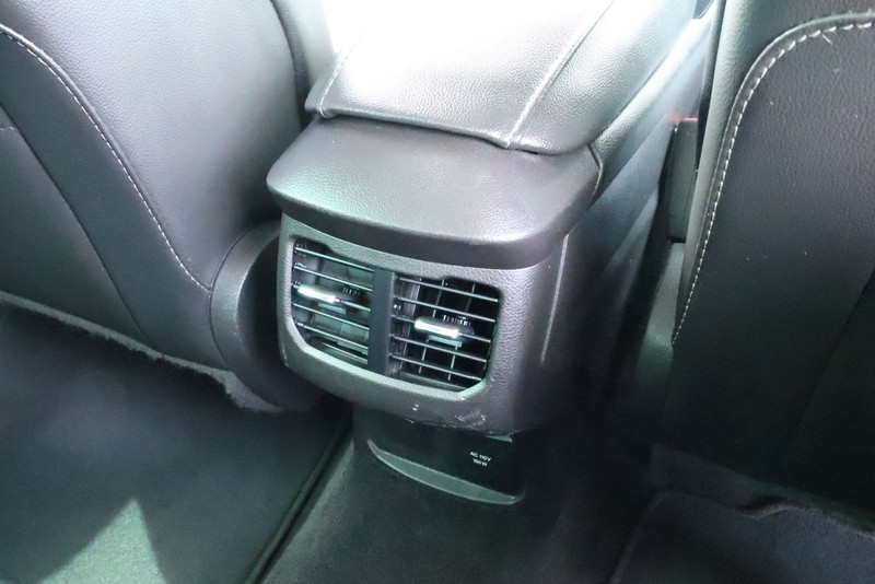 Ford Fusion Energi Vehicle Full-screen Gallery Image 28