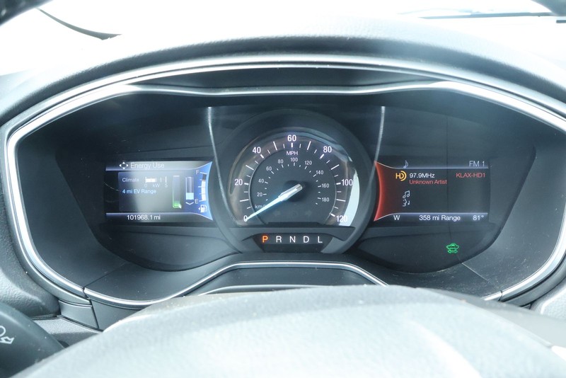 Ford Fusion Energi Vehicle Full-screen Gallery Image 30