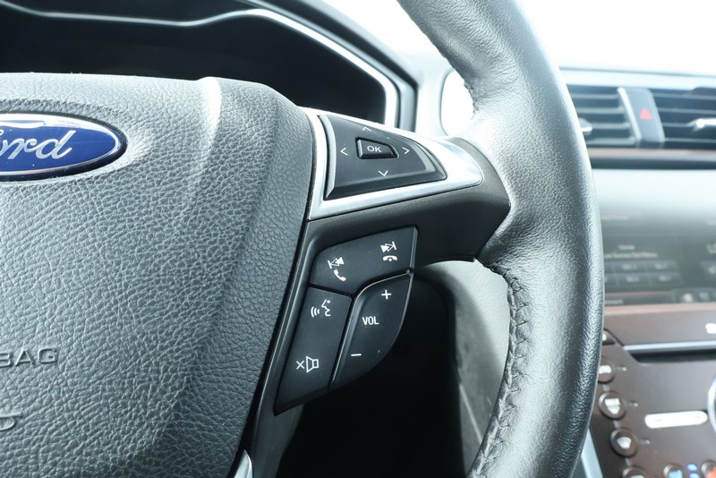 Ford Fusion Energi Vehicle Full-screen Gallery Image 33