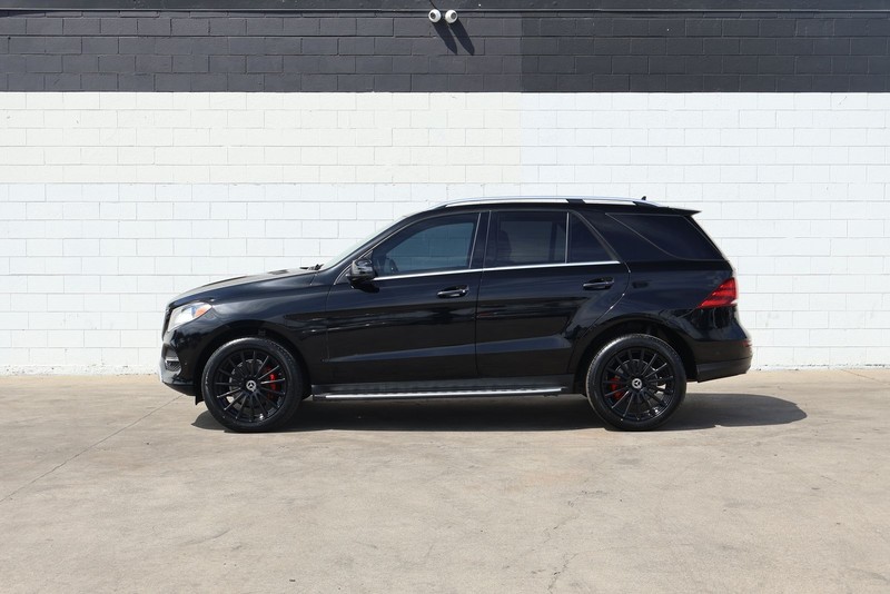 Mercedes-Benz GLE 350 Vehicle Full-screen Gallery Image 11