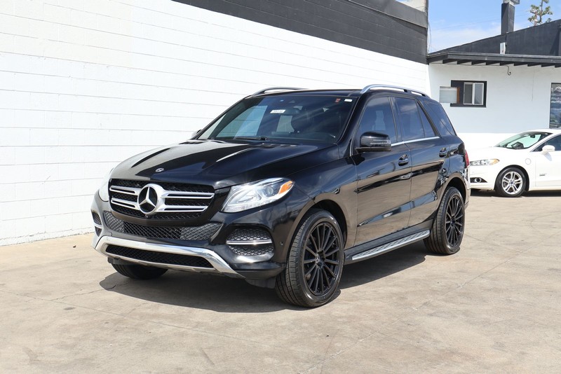 Mercedes-Benz GLE 350 Vehicle Full-screen Gallery Image 12