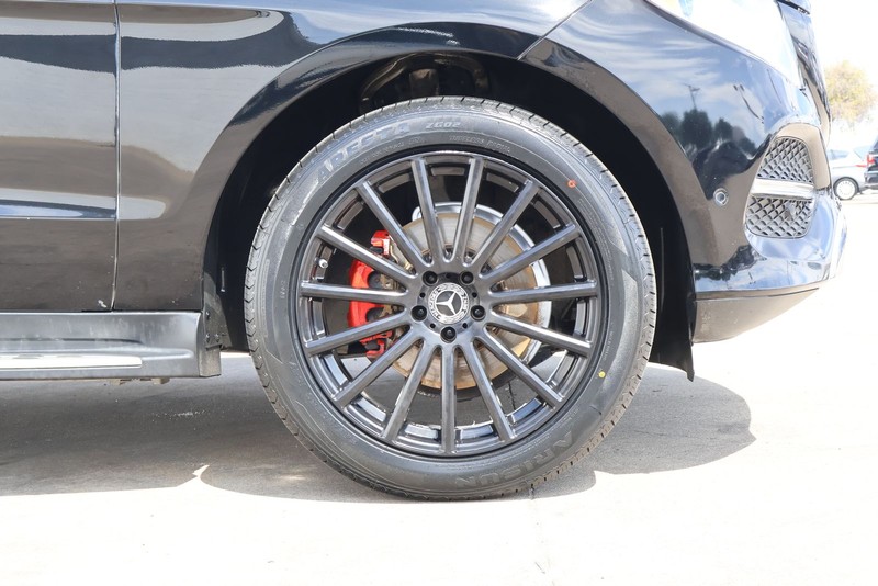 Mercedes-Benz GLE 350 Vehicle Full-screen Gallery Image 14