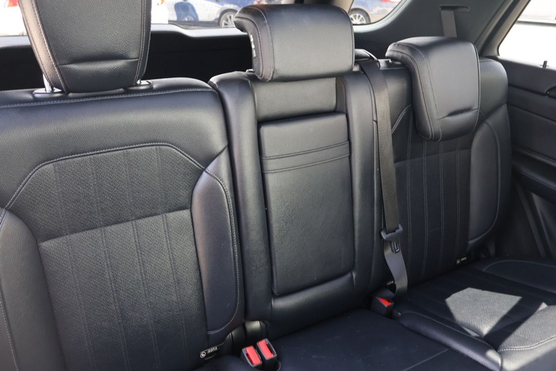 Mercedes-Benz GLE 350 Vehicle Full-screen Gallery Image 22