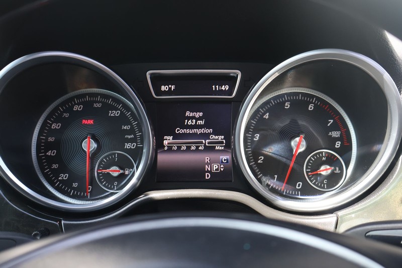 Mercedes-Benz GLE 350 Vehicle Full-screen Gallery Image 24